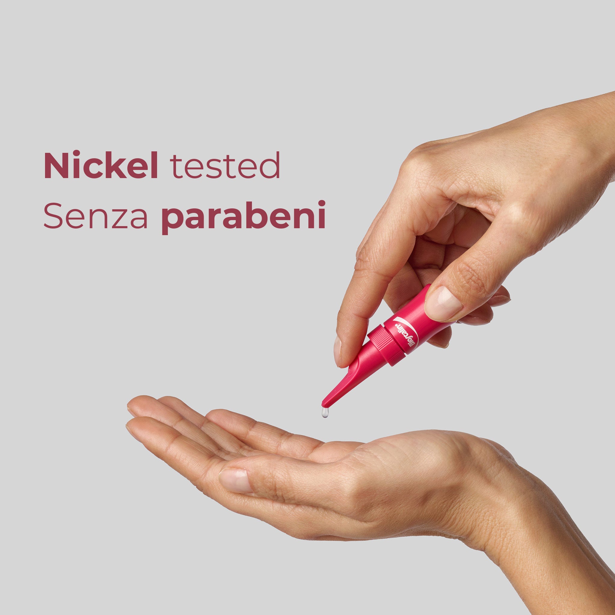 Dettaglio applicatore di Bioscalin® anticaduta per capelli, linea Menopausa, studiato appositamento per essere nickel tested e senza parabeni