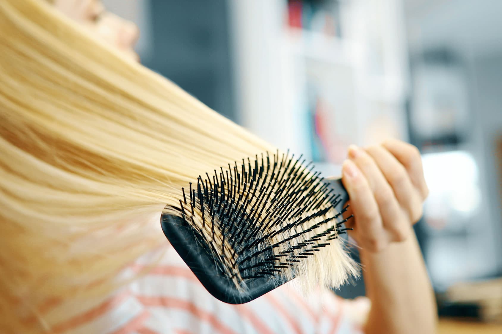 COME SPAZZOLARE I CAPELLI