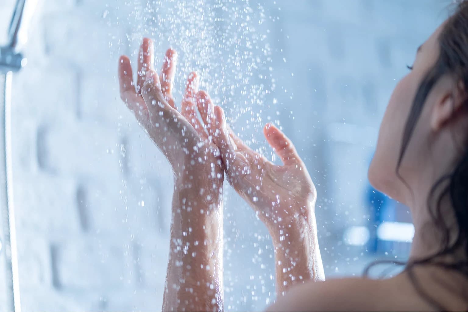 CAPELLI IN VACANZA: L’IMPORTANZA DEL RISCIACQUO CON ACQUA DOLCE